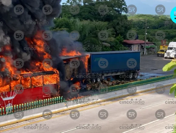 G0a0k5wWkAEJee2-1 Se incendia autobús de ADO en la autopista Córdoba–Veracruz; autoridades responden con prontitud