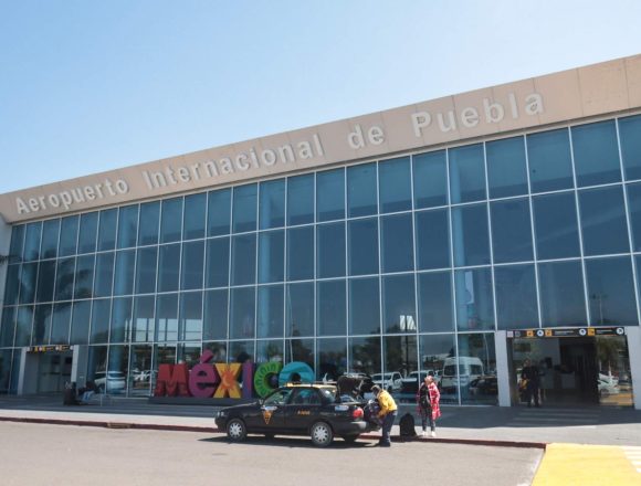 Aeropuerto_Internacional_de_Puebla_suma_12_nuevos_vuelos-1 Anuncian inversión histórica de mil millones de pesos para modernizar el Aeropuerto Internacional de Puebla