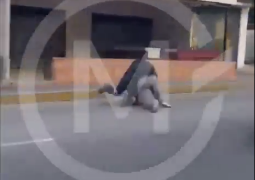 Choque y pelea entre conductores en Calzada Zavaleta entorpece la mañana en Puebla