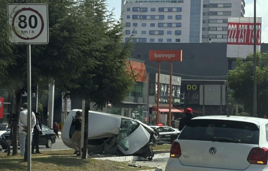 Choque, volcadura y muerte en la mañana de este domingo en la Atlixcáyotl
