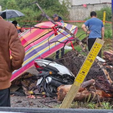 Tragedia en San Martín Texmelucan: Un menor pierde la vida tras caerle un árbol encima mientras viajaba en moto