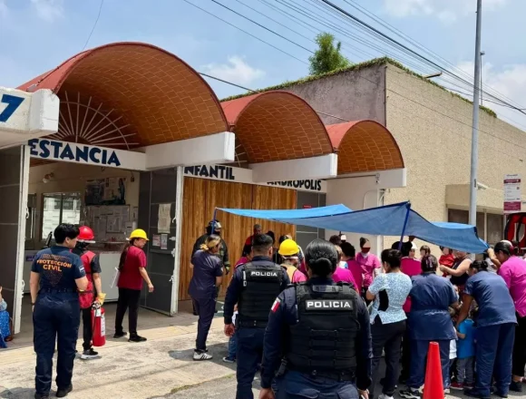 HJU-JvaXUAcWSnA Supervisan simulacro por hipótesis de sismo en estancia infantil Andropolis de Puebla