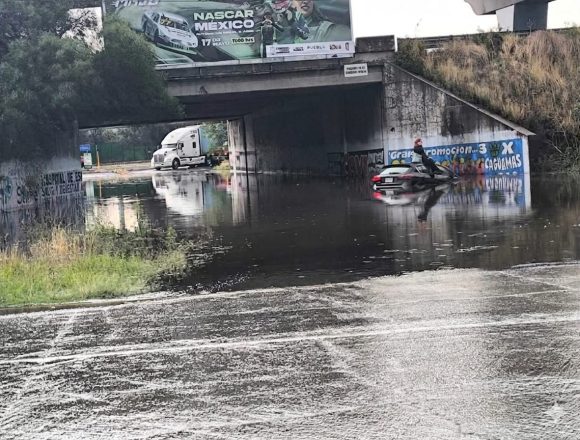 IMG_4924 Fuerte lluvia provoca graves inundaciones en Puebla este martes