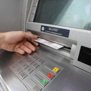 cajero Así operan los delincuentes para vaciar cuentas bancarias en Plaza San Pedro