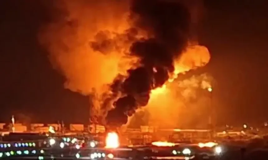 1422953xeu20260622074113 Explosión en refinería de Salina Cruz en medio de contingencia ambiental por derrames de combustóleo