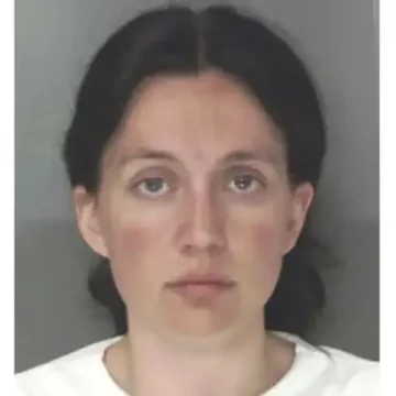 17787540671686 Maestra de biología en Georgia enfrenta cargos por conducta sexual inapropiada con estudiante