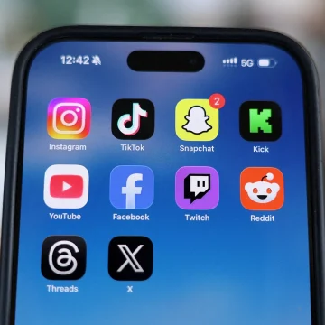 6973fd4f12ead Reino Unido prohibirá el uso de redes sociales a menores de 16 años