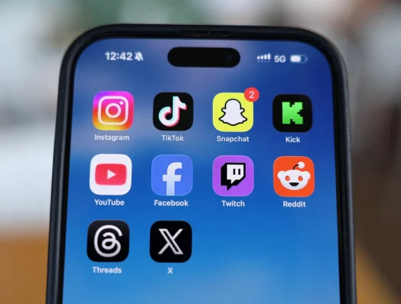 6973fd4f12ead Reino Unido prohibirá el uso de redes sociales a menores de 16 años