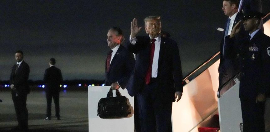 6a28487fdfe6c Trump anuncia represalias tras derribo de helicóptero Apache por Irán en el estrecho de Ormuz