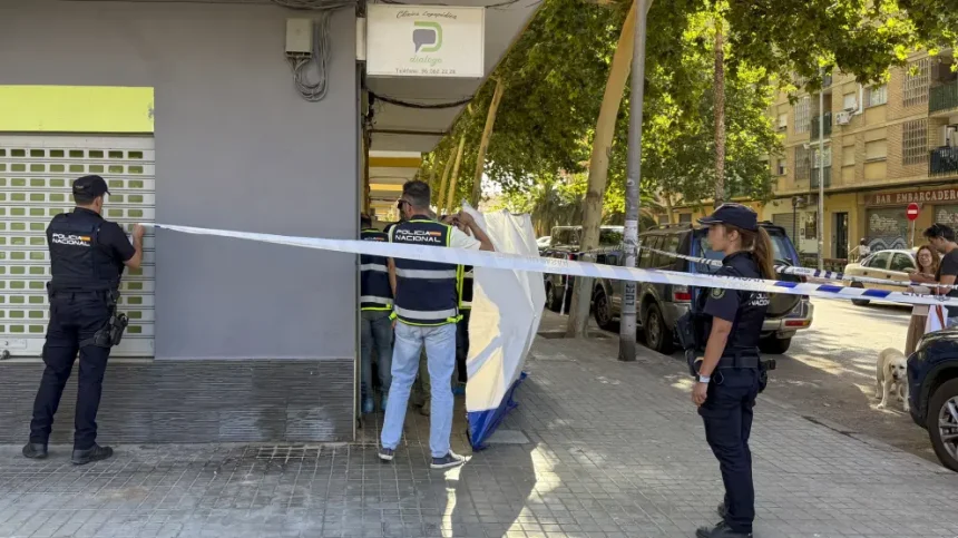 6a310c2b6b38e7-37893180 Joven detenido por homicidio del logopeda de su hijo en Burjassot, Valencia