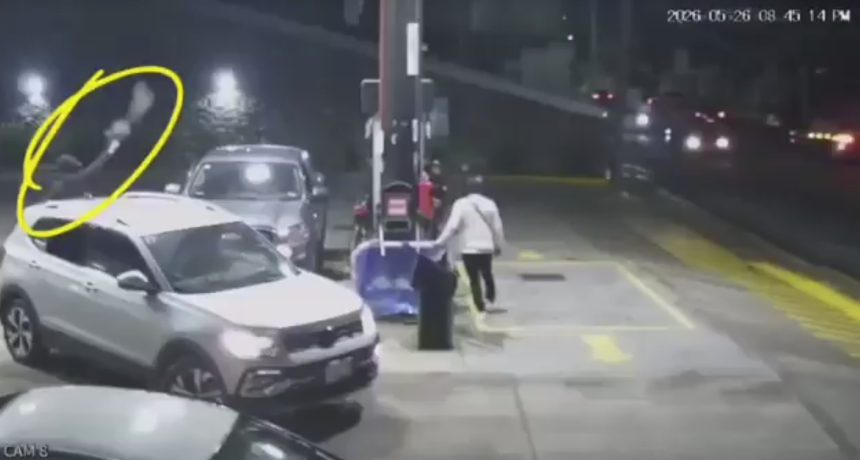 Robos de camionetas en gasolinera de Clavijero alertan a habitantes de Puebla