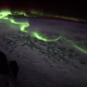 Aurora austral captada desde nave Dragon de SpaceX