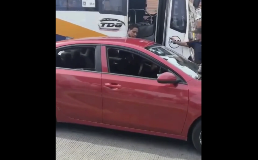 Captura-de-pantalla-2026-06-17-a-las-9.45.44-a.m Nueva agresión entre chofer de transporte público y automovilista en Puebla pone en evidencia la necesidad de soluciones viales