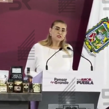 Un solo cuerpo hallado en vehículo incendiado sobre Periférico Ecológico en Puebla