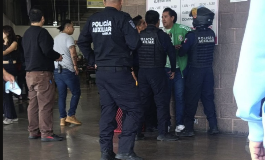 Detienen a presunto ladrón en tienda Costco de Puebla tras intento de robo