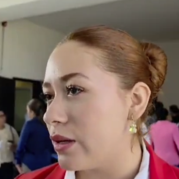 Crece la polémica por contrato otorgado a exnovio de directora en Puebla