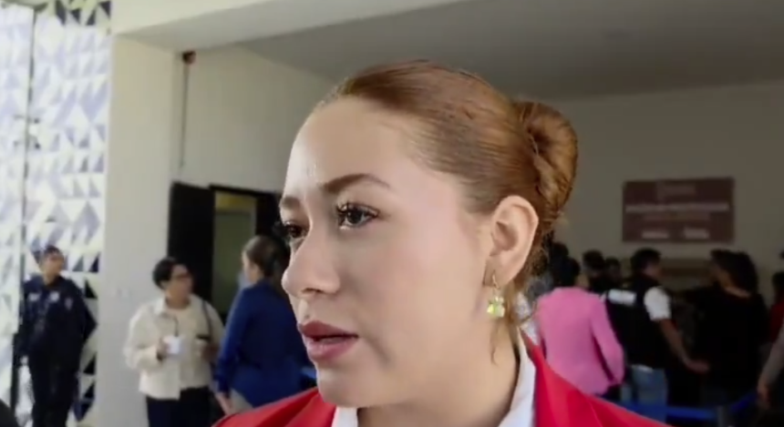 Crece la polémica por contrato otorgado a exnovio de directora en Puebla