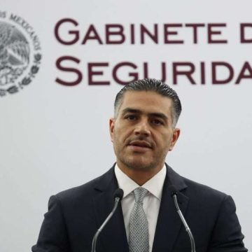 Suman más de 85 funcionarios y exfuncionarios detenidos en Operación Enjambre