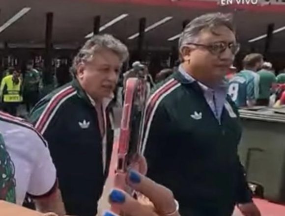 Líder del SNTE Sección 51 de Puebla asistió a la inauguración del Mundial; cuestionan costo de boletos