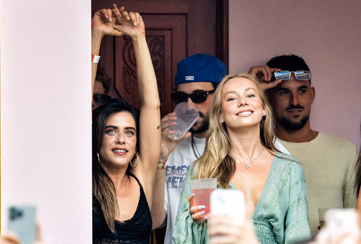 MK25ECTPNFDHHIQLDO4O2QGJLY Ester Expósito defiende su derecho a disfrutar del reguetón tras polémica en concierto de Bad Bunny
