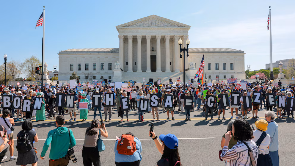 La Corte Suprema de Estados Unidos mantiene la ciudadanía por derecho de nacimiento