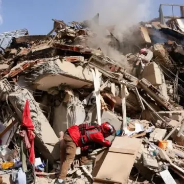 b3139126-9724-472a-80c3-65267260a386.jpg Terremotos en Venezuela dejan al menos 164 muertos y cerca de mil heridos; continúan labores de rescate en La Guaira