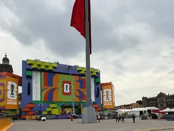 c9521735-e1b2-4014-be0b-5ec6cff39183 Confirman Fan Fest del Mundial 2026 en el Zócalo de CDMX pese al plantón de la CNTE; Sheinbaum aún no sabe si asistirá