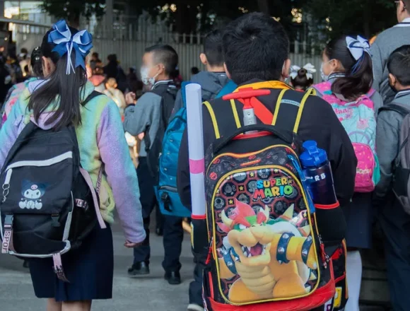 Gobierno de Puebla analiza suspensión de clases por inicio del Mundial de Futbol 2026