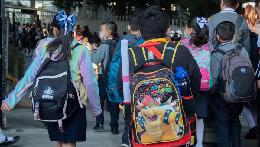 Gobierno de Puebla analiza suspensión de clases por inicio del Mundial de Futbol 2026