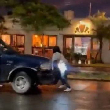 e-consulta_35_3 Conductor de camioneta atropella a mujer al huir de accidente en Tehuacán