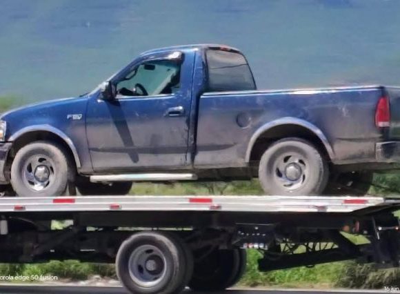 Localizan camioneta que atropelló a mujer en Tehuacán; conductor permanece prófugo