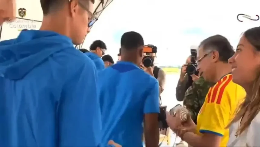 James Rodríguez genera controversia tras negar foto a hija del presidente Petro en acto oficial