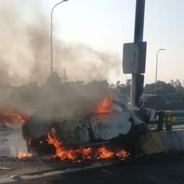 Muere calcinado un conductor en el Segundo Piso de Periférico