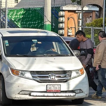 Hombre que mantuvo como rehenes a seis familiares en Tecámac se entrega tras más de 20 horas