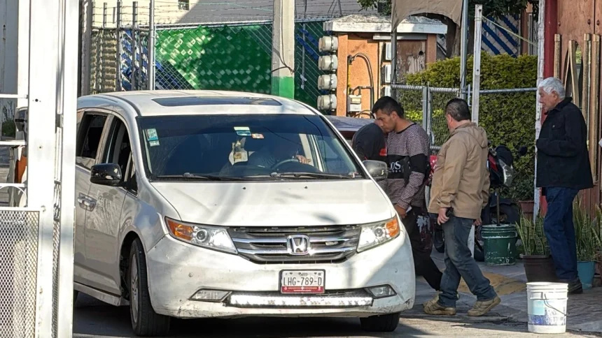 Hombre que mantuvo como rehenes a seis familiares en Tecámac se entrega tras más de 20 horas