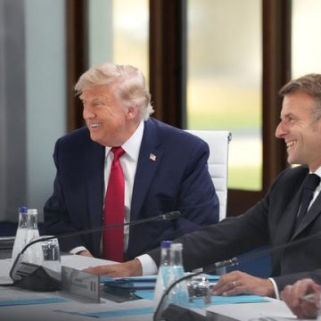 skynews-donald-trump-g7-joking_7275853 Donald Trump protagoniza el último día de la cumbre del G7 con polémica frase