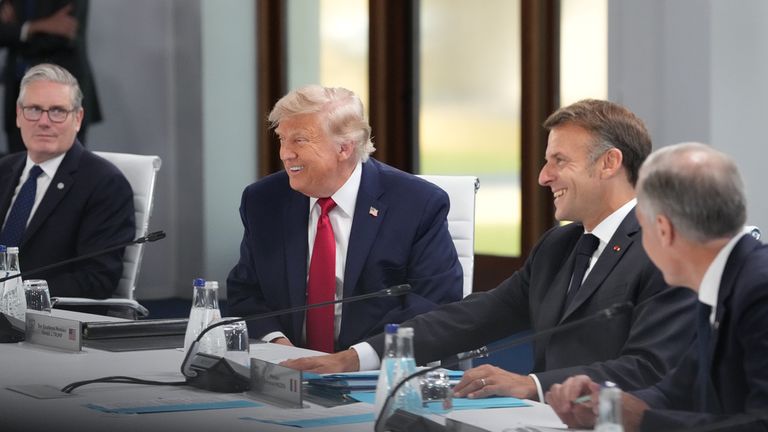 skynews-donald-trump-g7-joking_7275853 Donald Trump protagoniza el último día de la cumbre del G7 con polémica frase