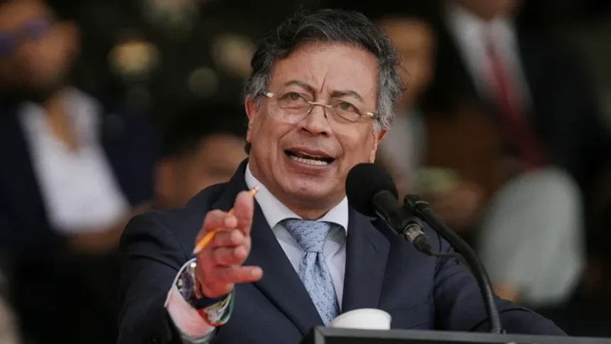 tlmd-petro-e1762918129579 Congreso colombiano ordena suspensión provisional del presidente Gustavo Petro