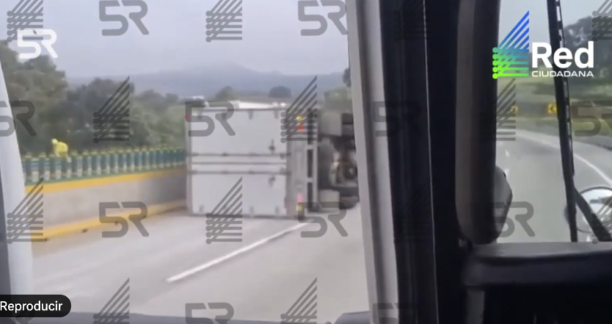 Captura-de-pantalla-2026-07-08-a-las-10.08.54-a.m Volcadura de tráiler afecta circulación en la autopista México-Puebla rumbo a la Ciudad de México