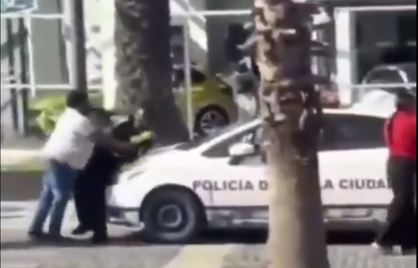 Captura-de-pantalla-2026-07-20-a-las-9.32.48-a.m Agresión a policías de tránsito en Puebla tras retiro de placas en doble fila