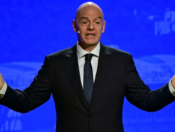 GettyImages-2257621823.jpg Infantino defiende la independencia de los órganos disciplinarios de la FIFA ante polémica por Balogun