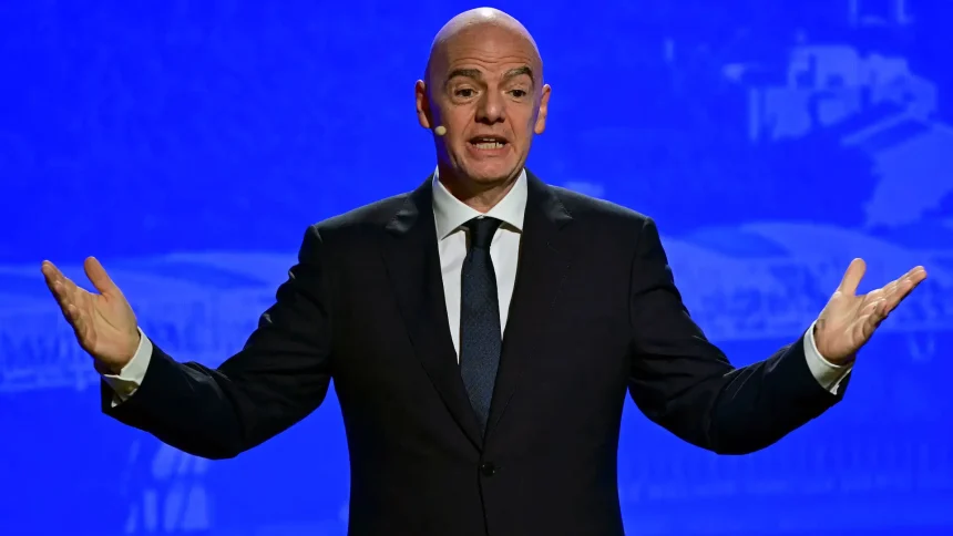 GettyImages-2257621823.jpg Infantino defiende la independencia de los órganos disciplinarios de la FIFA ante polémica por Balogun