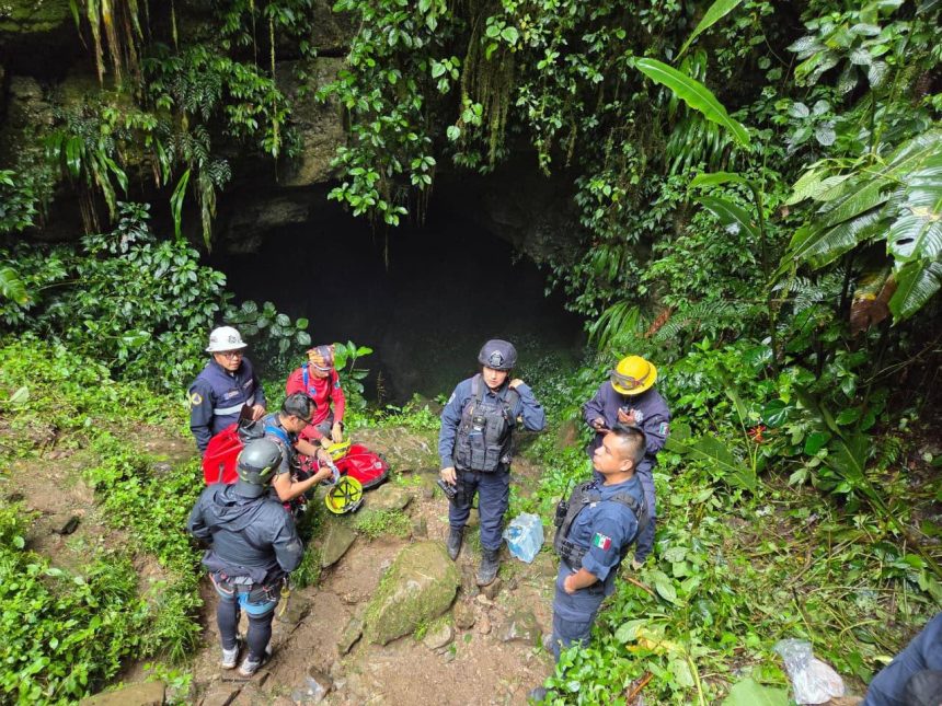 HMzr2_VXwAAglIx Concluye segunda jornada de búsqueda en Cuetzalan; rescate se reanudará este viernes a las 6:00 horas