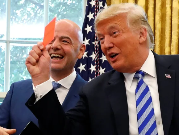 donald-trump-bromea-infantino-casa-blanca_97 Donald Trump admite haber solicitado a la FIFA revisar la sanción a jugador estadounidense