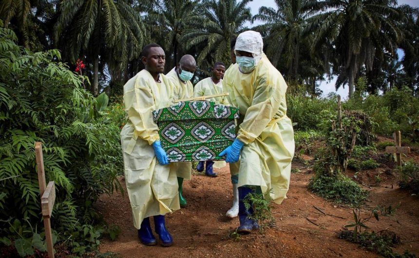 Congo registra casi mil muertes por brote de ébola declarado en mayo