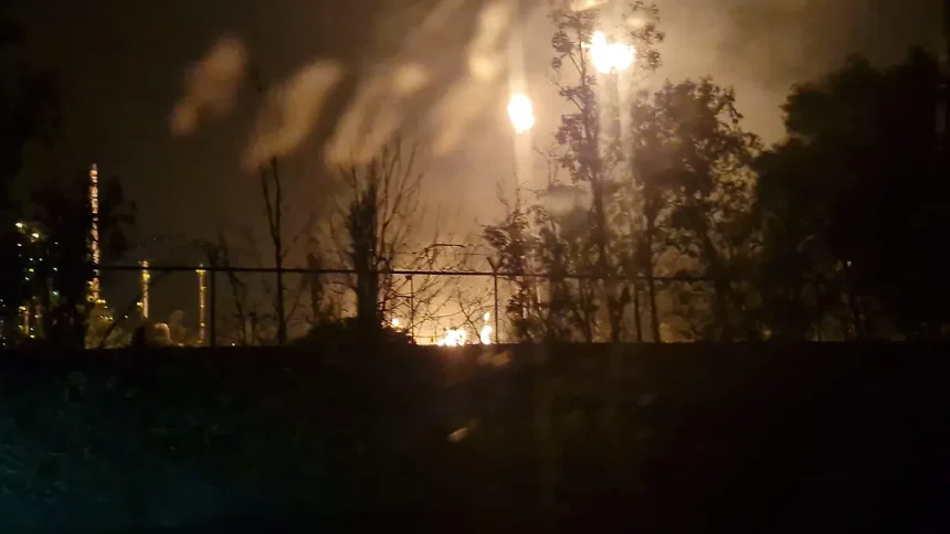 image-1-2 Incendio en la Refinería de Salamanca fue provocado por lluvia torrencial atípica, informa Pemex